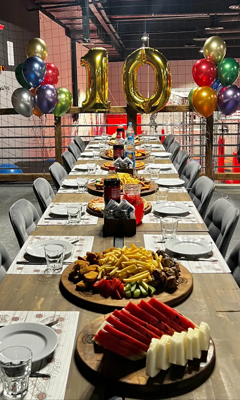 Банкет в Fat House