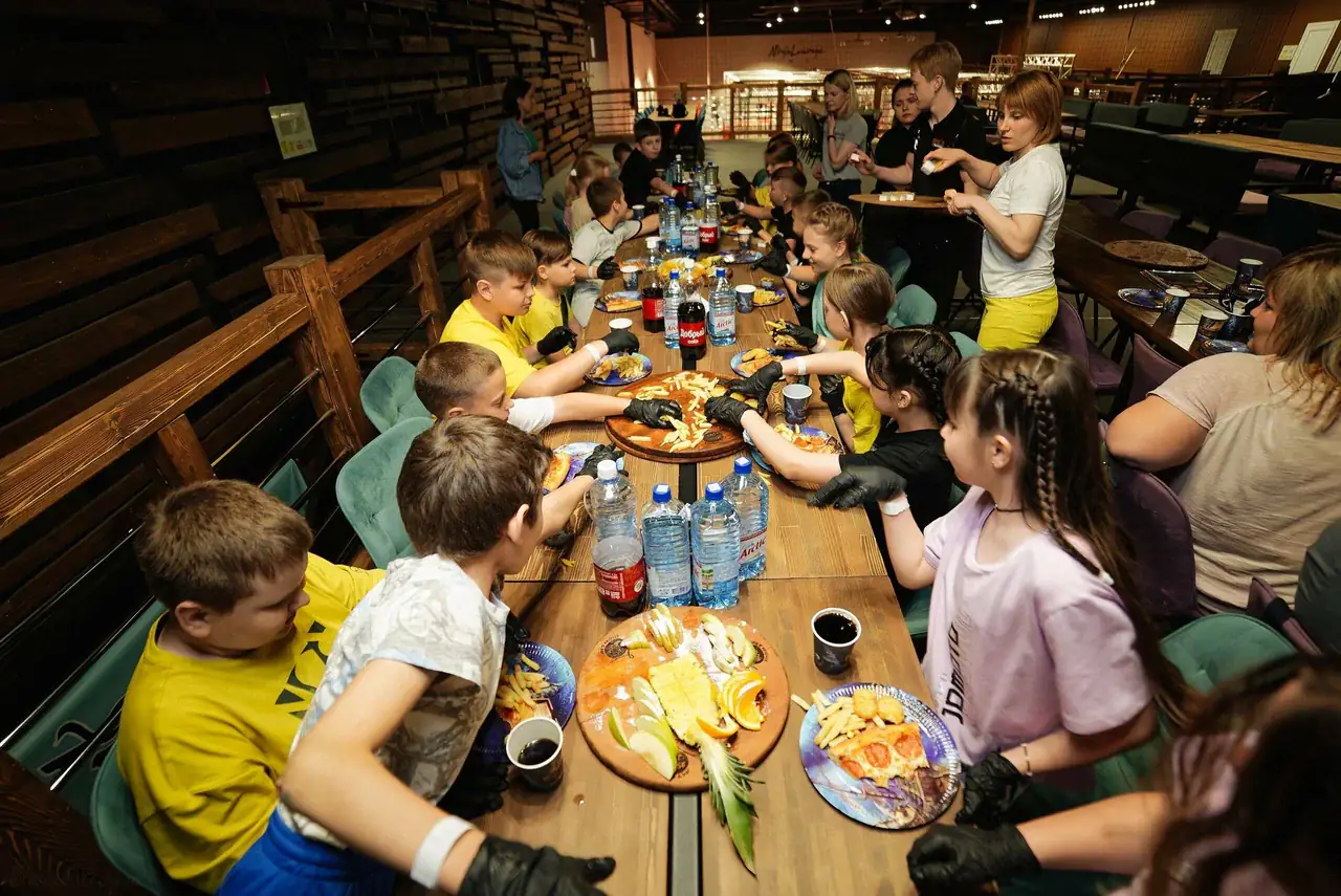 День рождения с ростовыми куклами