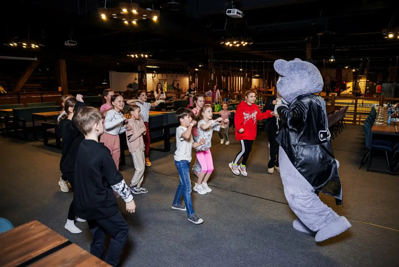 Ростовая кукла в Fat House